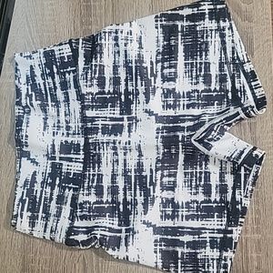 EUC M Buffbunny Rebel Short Triggered Print